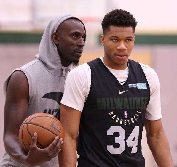 装和补给策 装和补给策